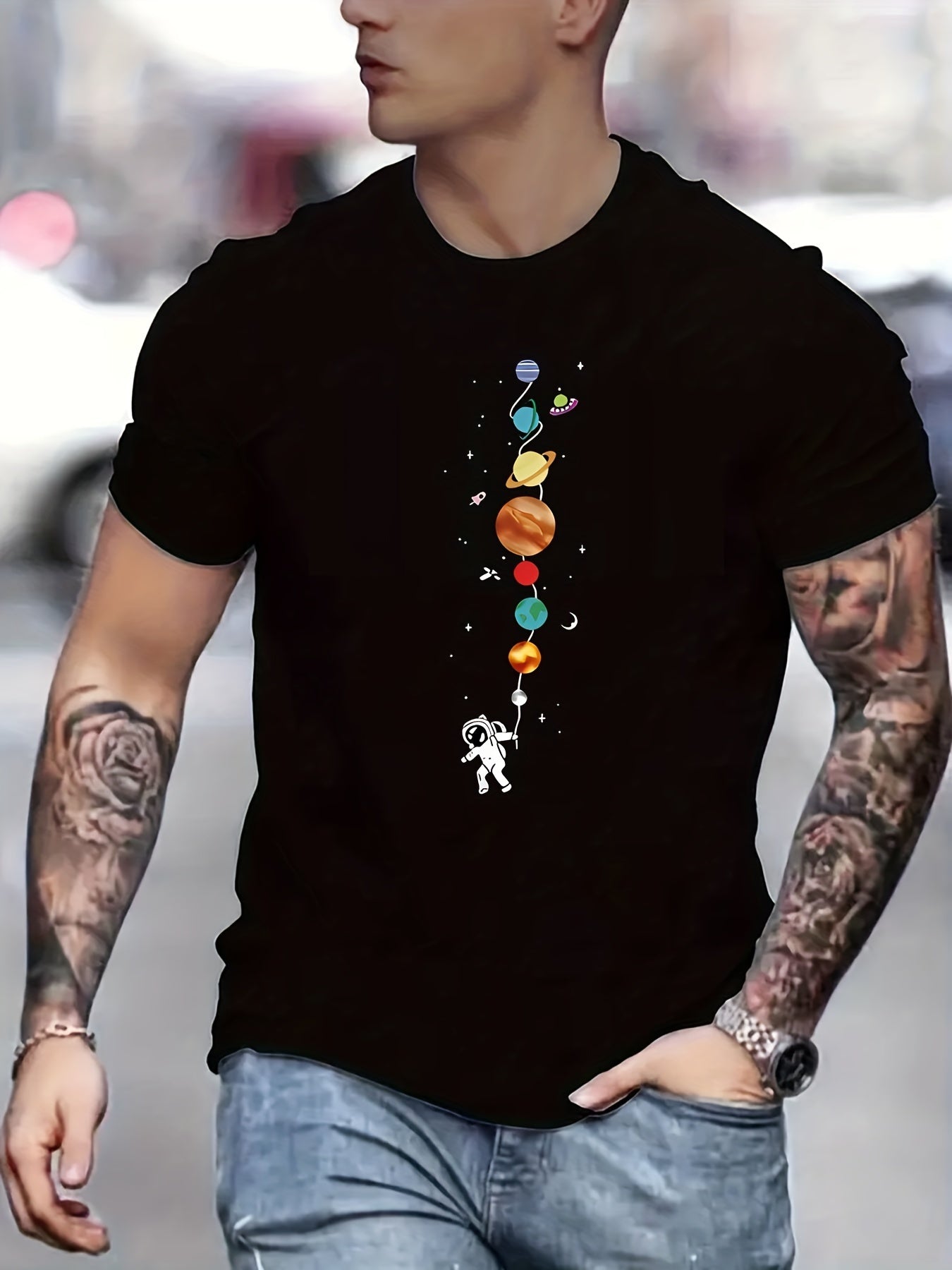 Astronaut And Planet Graphic Printed Casual Round Neck Men's Short Sleeved Shirt, Quick Drying Comfortable Casual Summer T-shirt, Suitable For Daily Wear, Exercise And Vacation Destinations