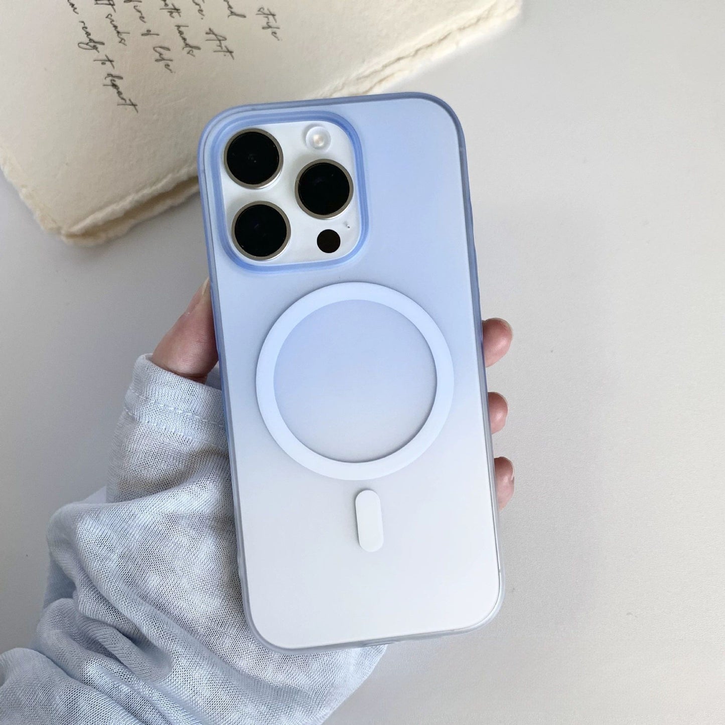 Gradient Frosted Ice Mist Magnetic Suction Phone Case Ultra-thin PC Drop-resistant Sheath